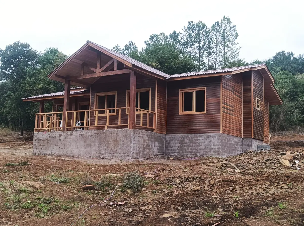 Casa pronta em madeira, vista frontal
